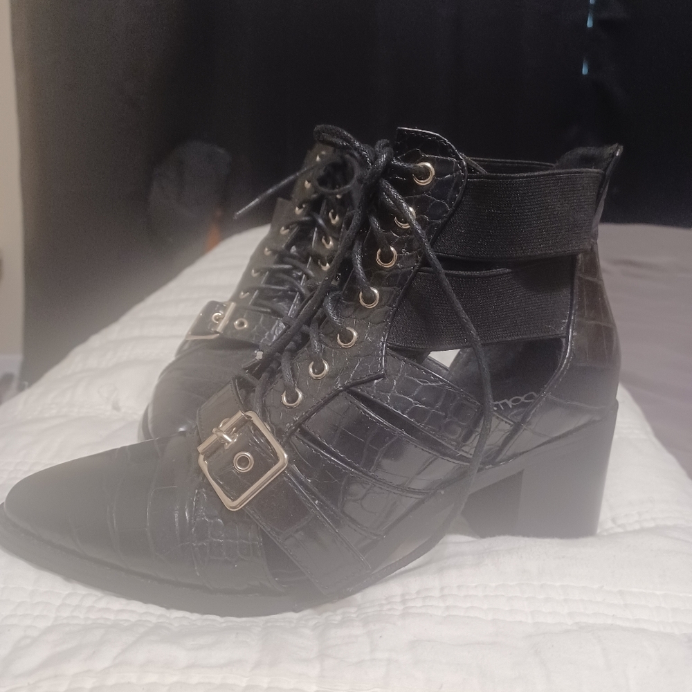 Dolls kill booties